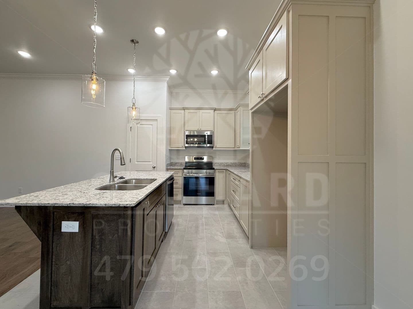 Bella Vista House: 8 Magrath Place