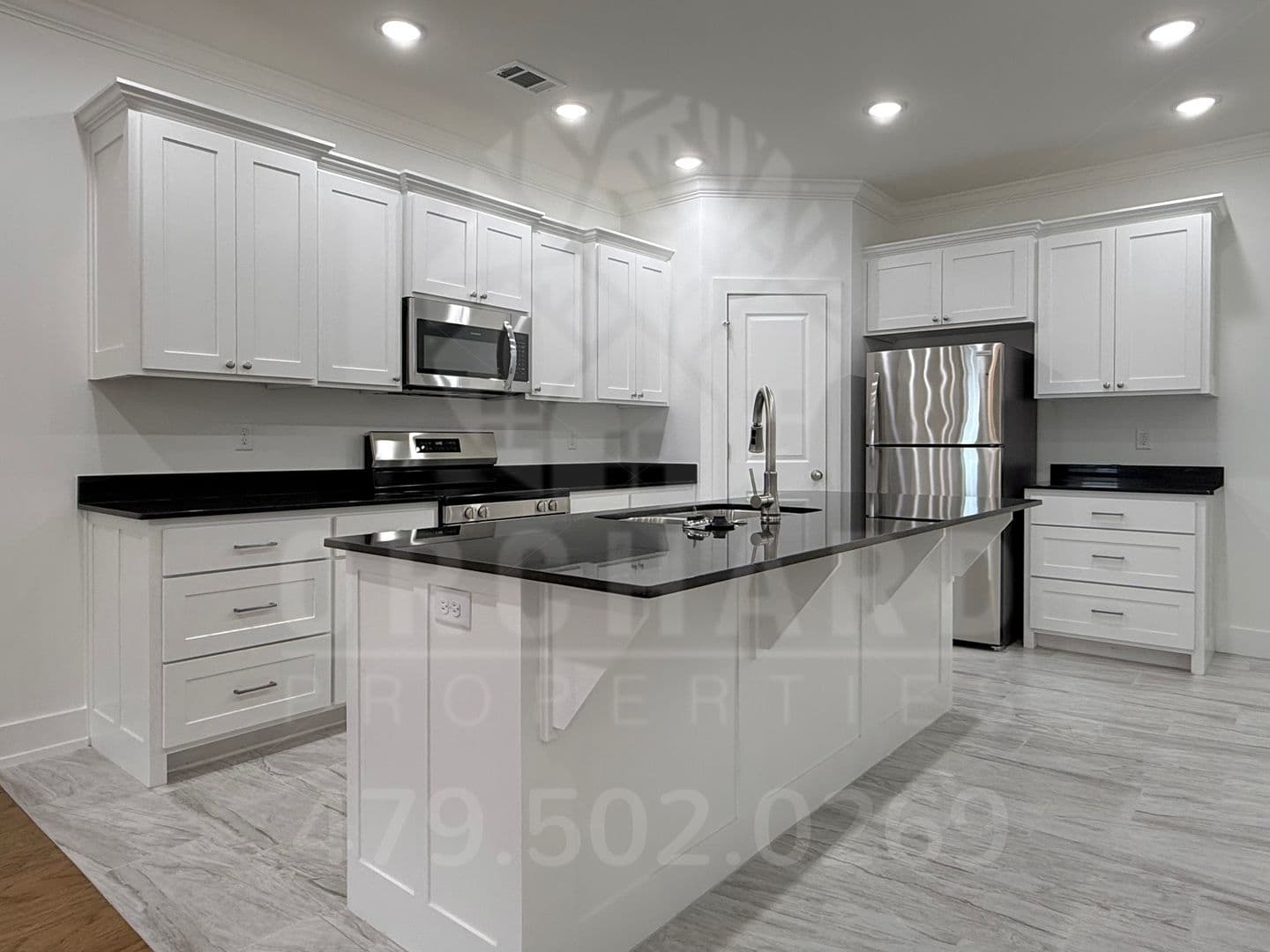 Siloam Springs Apartment: 3007 N Conway Drive