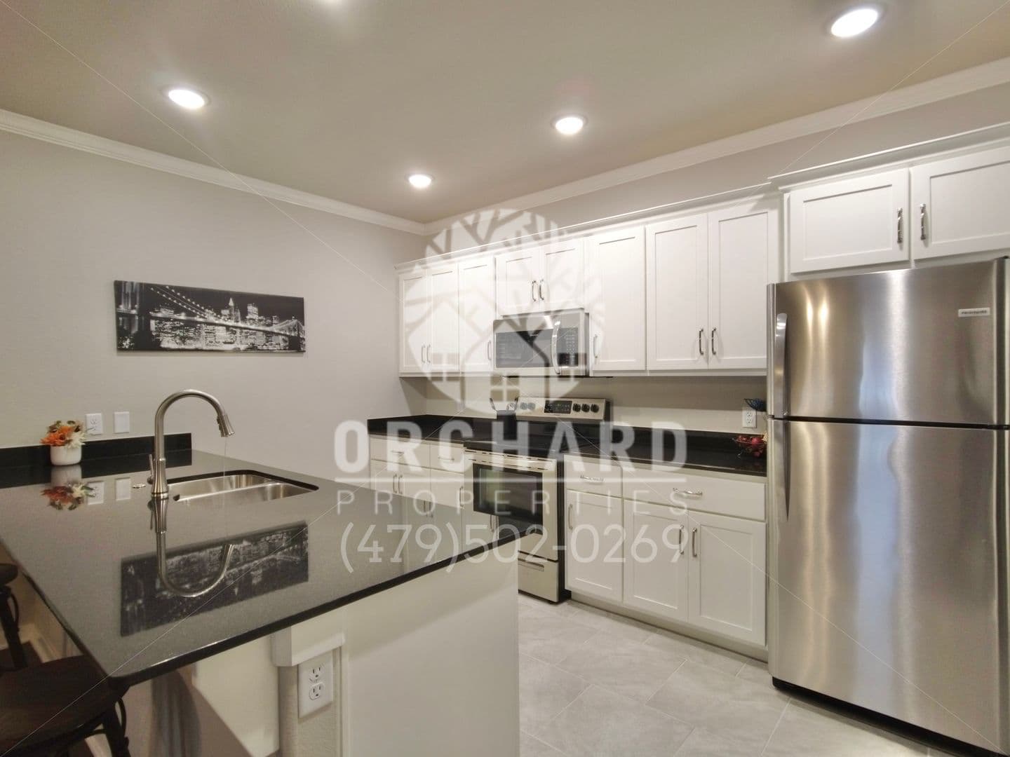 Siloam Springs Apartment: 1900 E. Brookview Circle