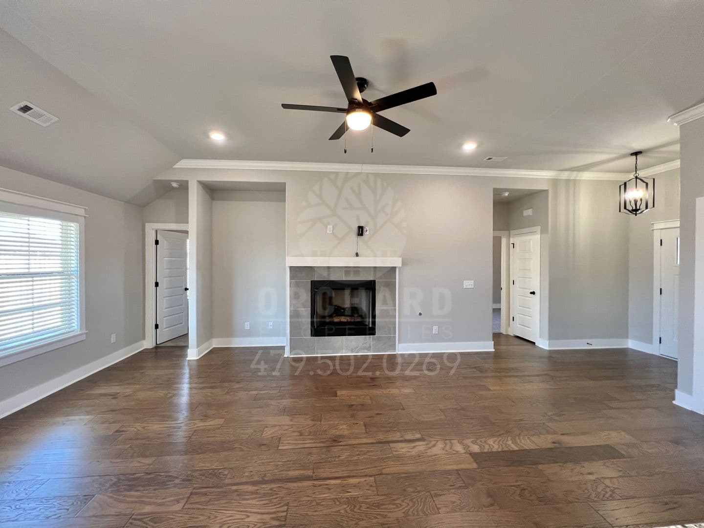 Farmington House: 18 E. Loveland Loop