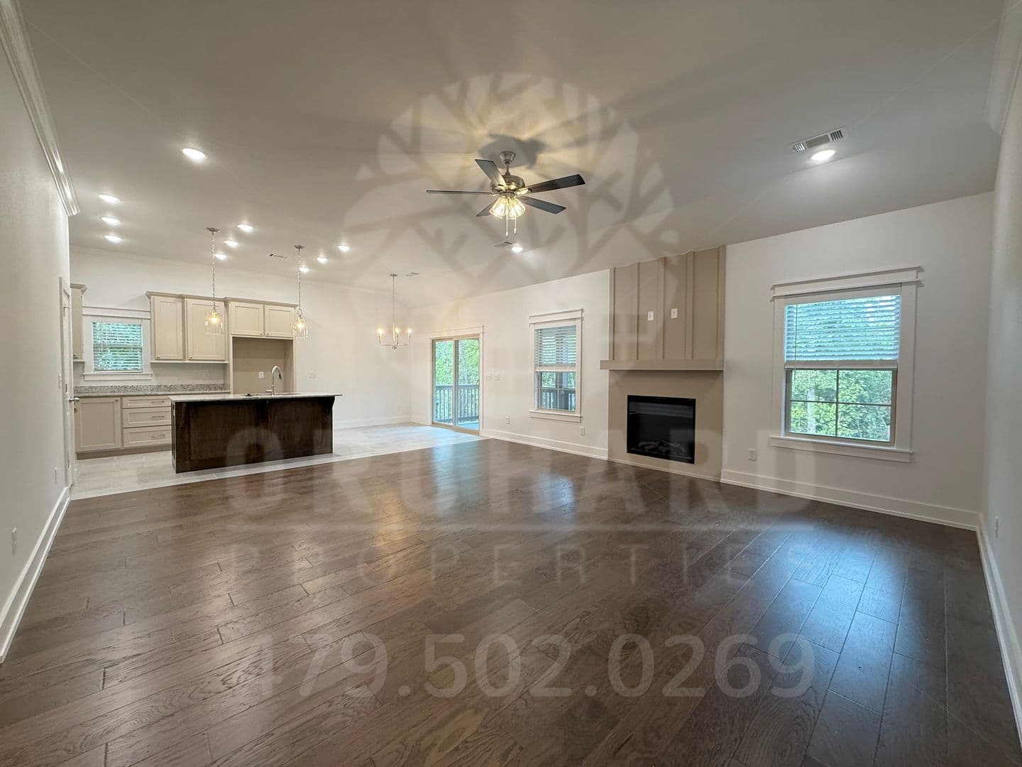Bella Vista House: 8 Magrath Place