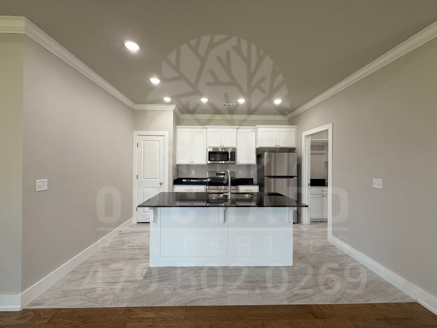 Siloam Springs Apartment: 3011 N. Conway Drive
