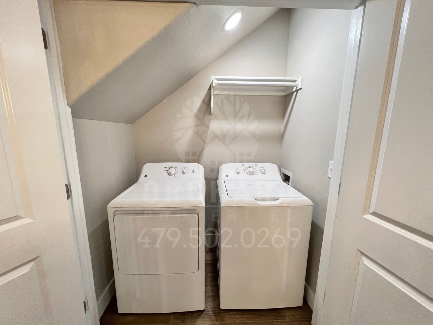 Siloam Springs Apartment: 1824-1834 E. Brookview Circle