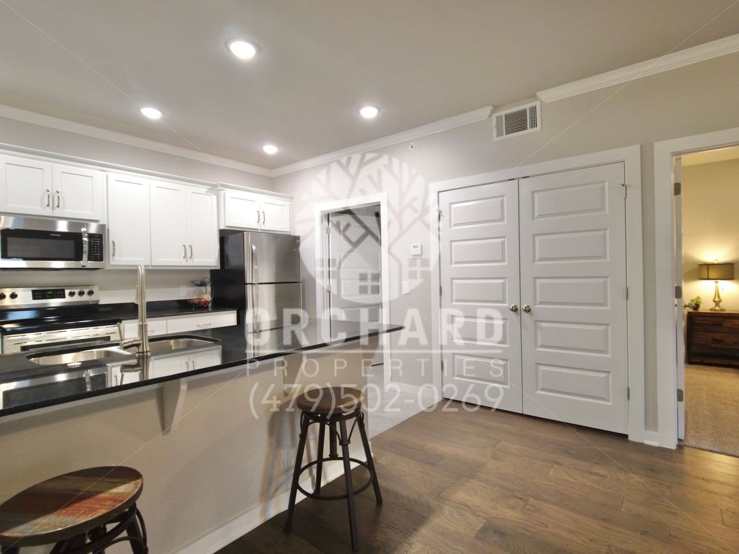 Siloam Springs Apartment: 2001 E. Brookview Circle