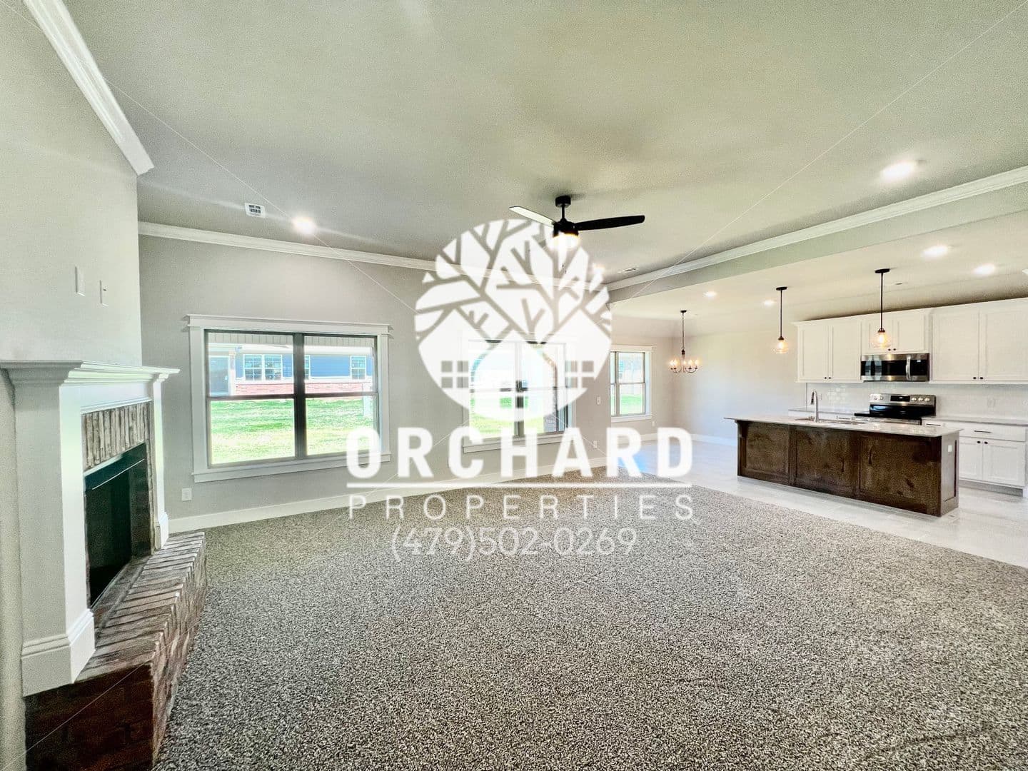 Farmington House: 11 E Loveland Loop