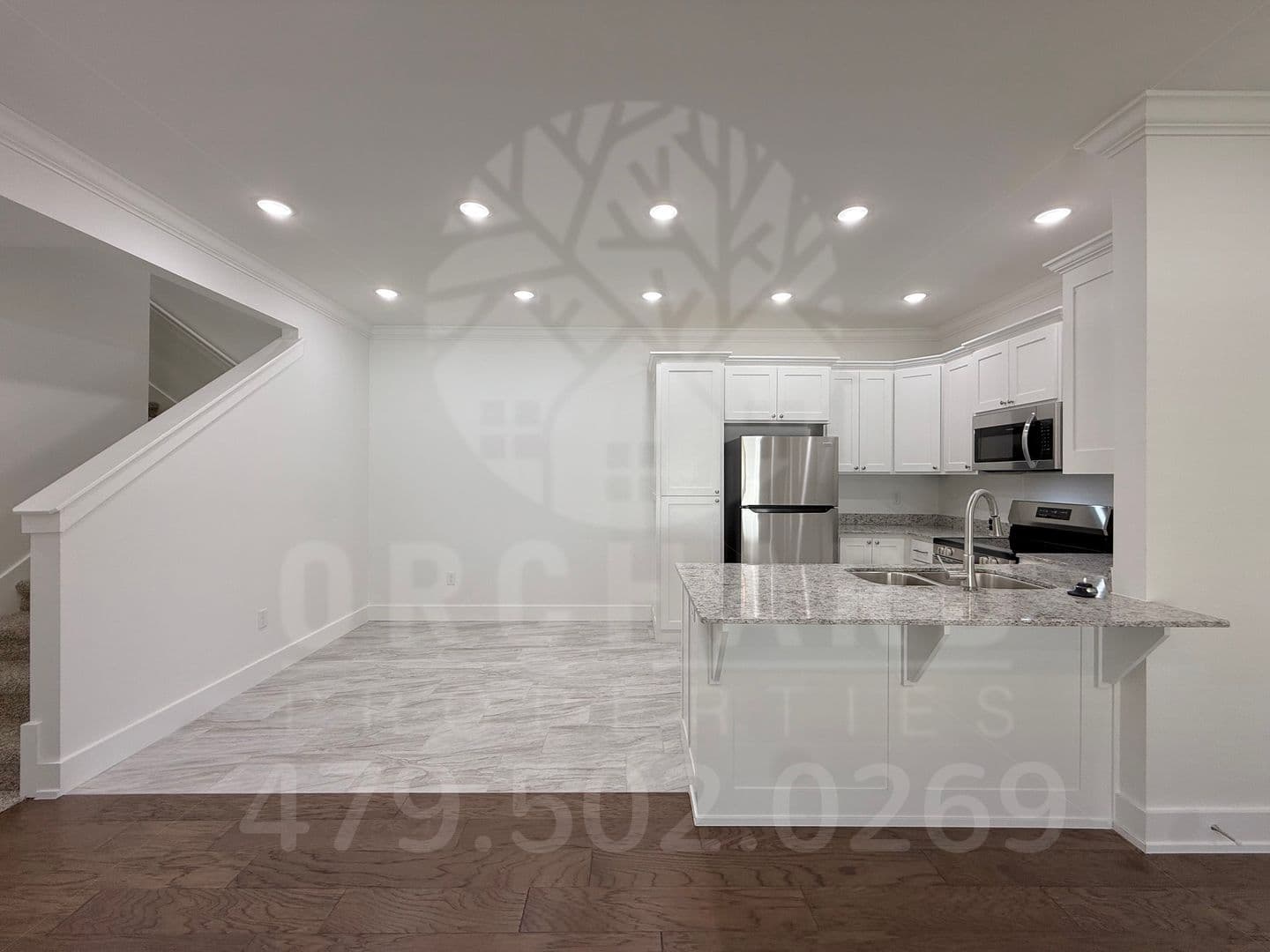 Siloam Springs Apartment: 2005 E Brookview Drive