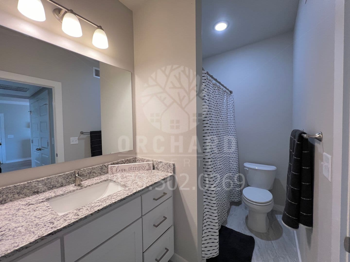 Conway Apartment: 100 Bill Hegeman Blvd., H
