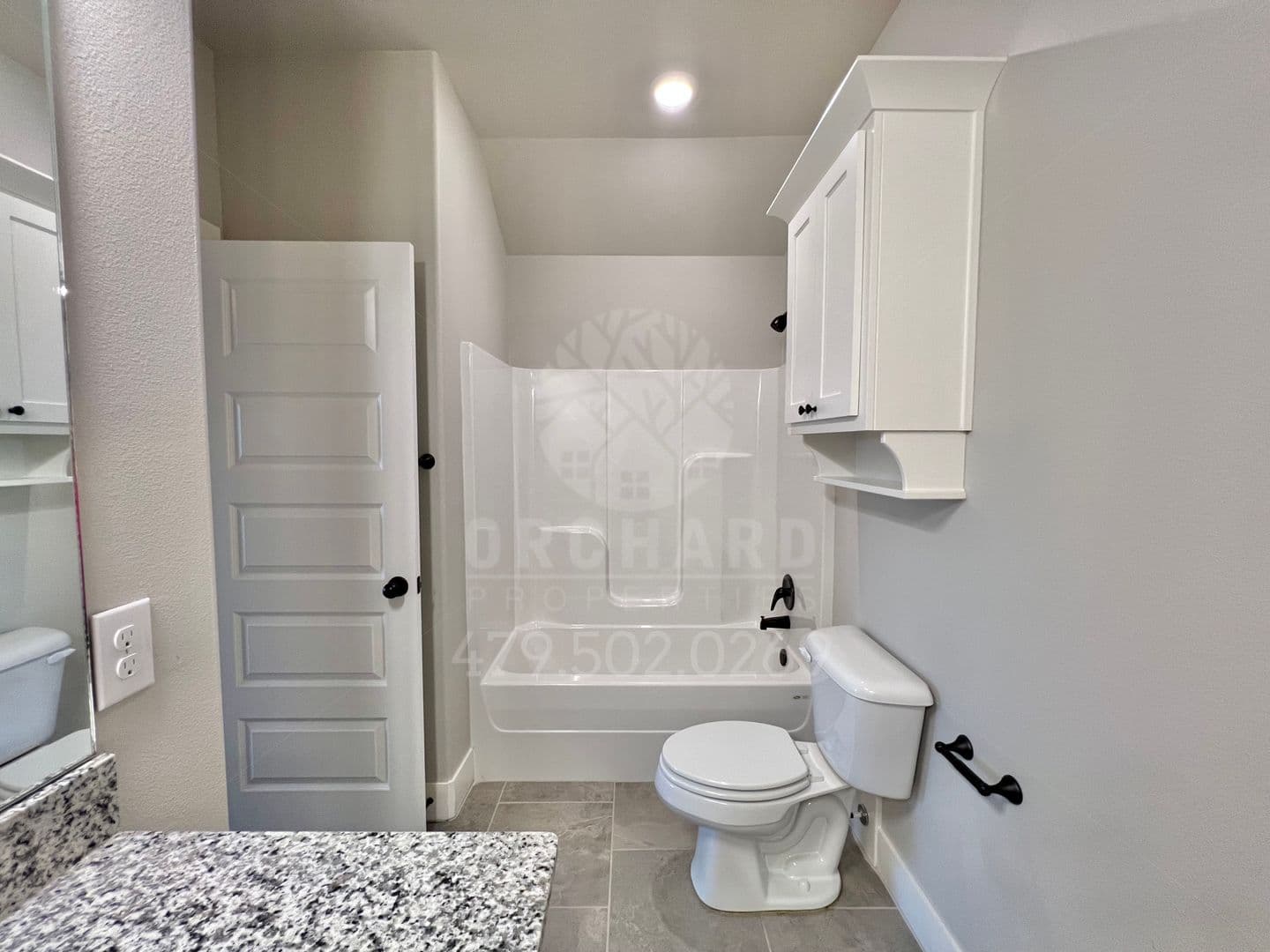 Farmington House: 18 E. Loveland Loop