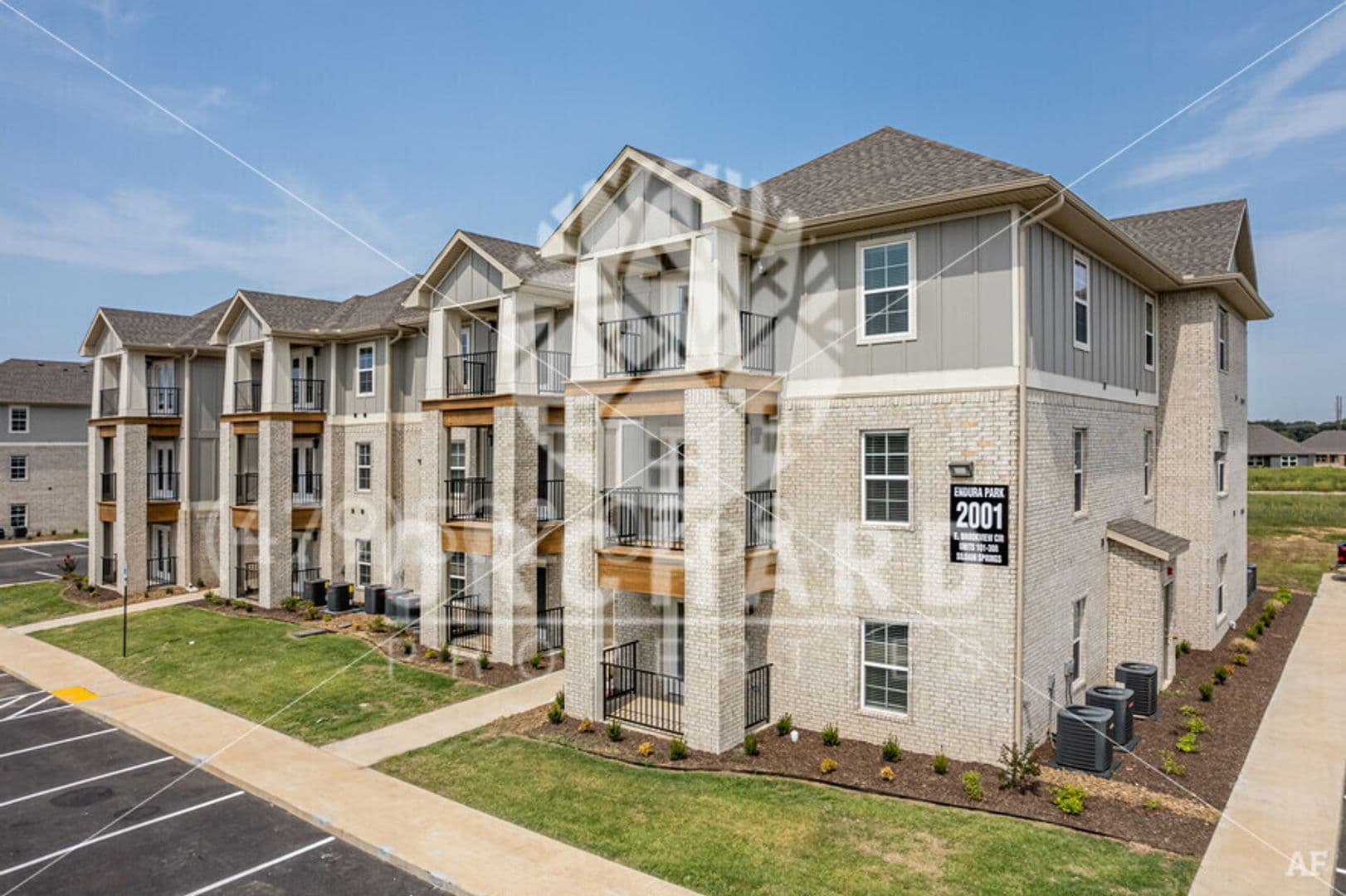 Siloam Springs Apartment: 2001 E. Brookview Circle