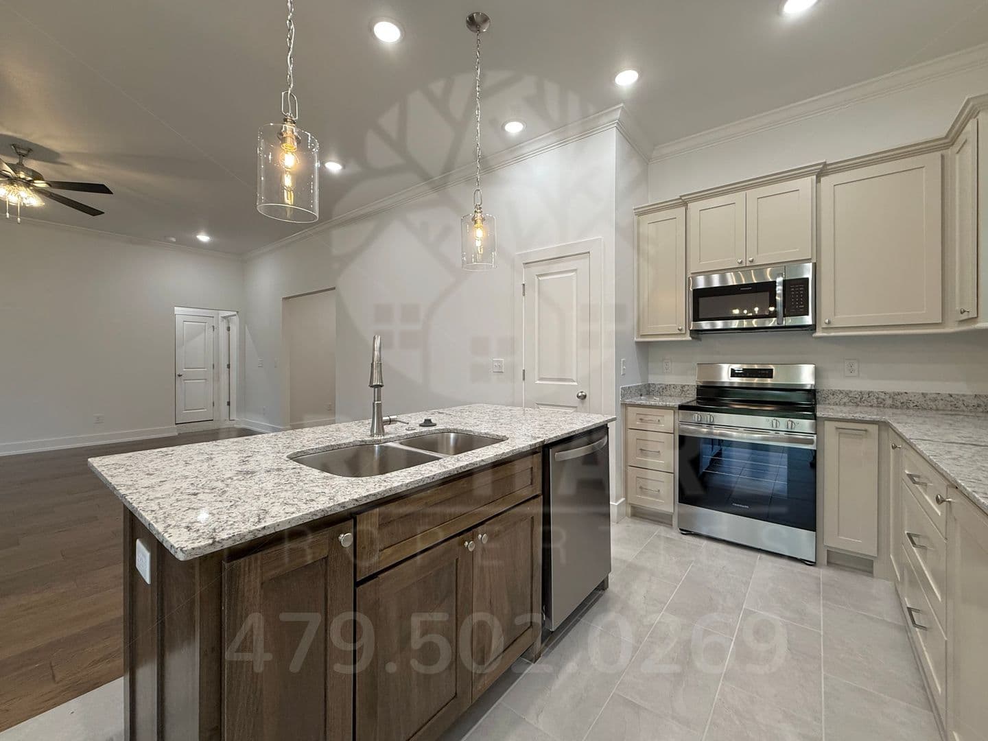 Bella Vista House: 8 Magrath Place