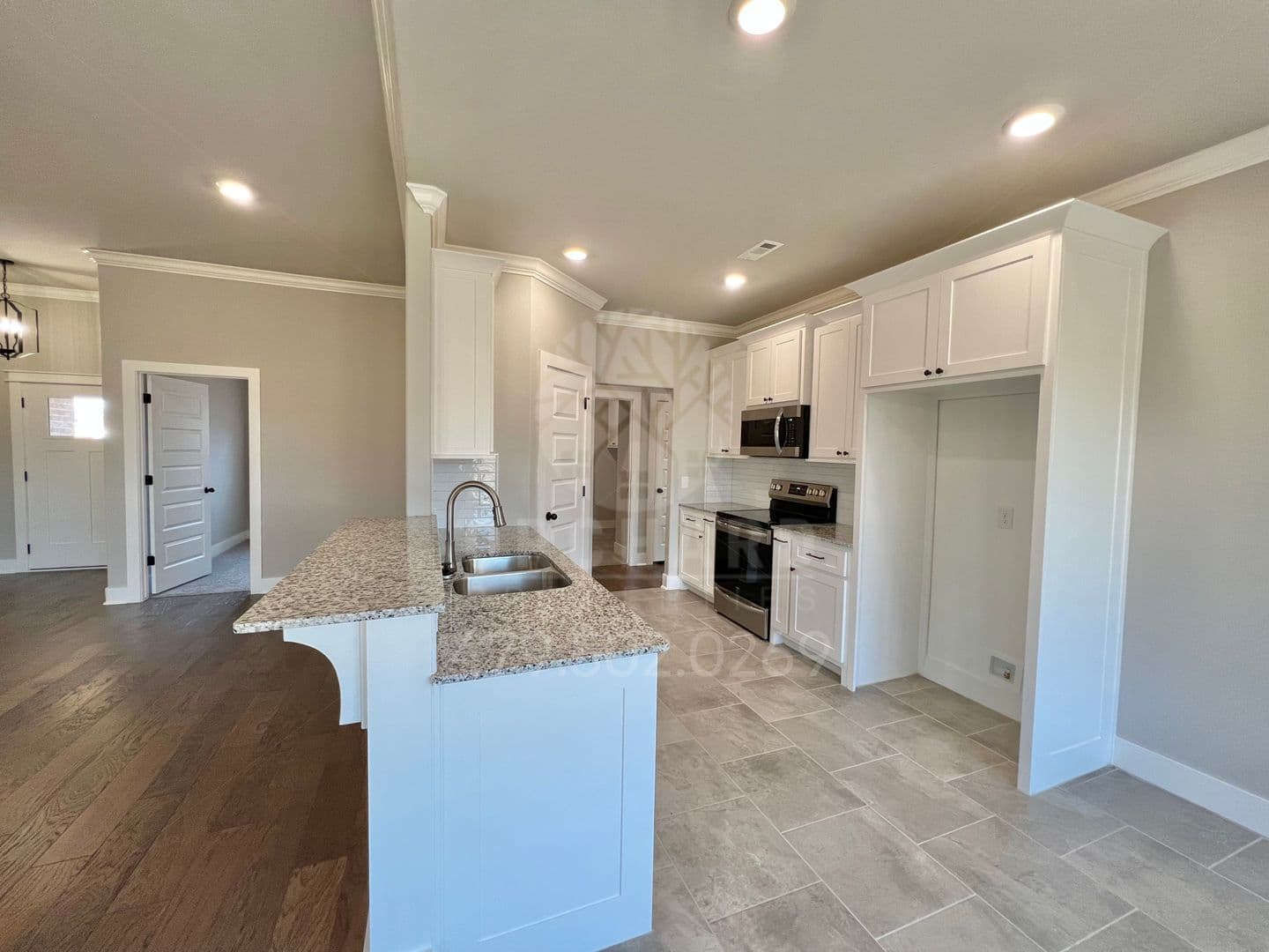 Farmington House: 18 E. Loveland Loop