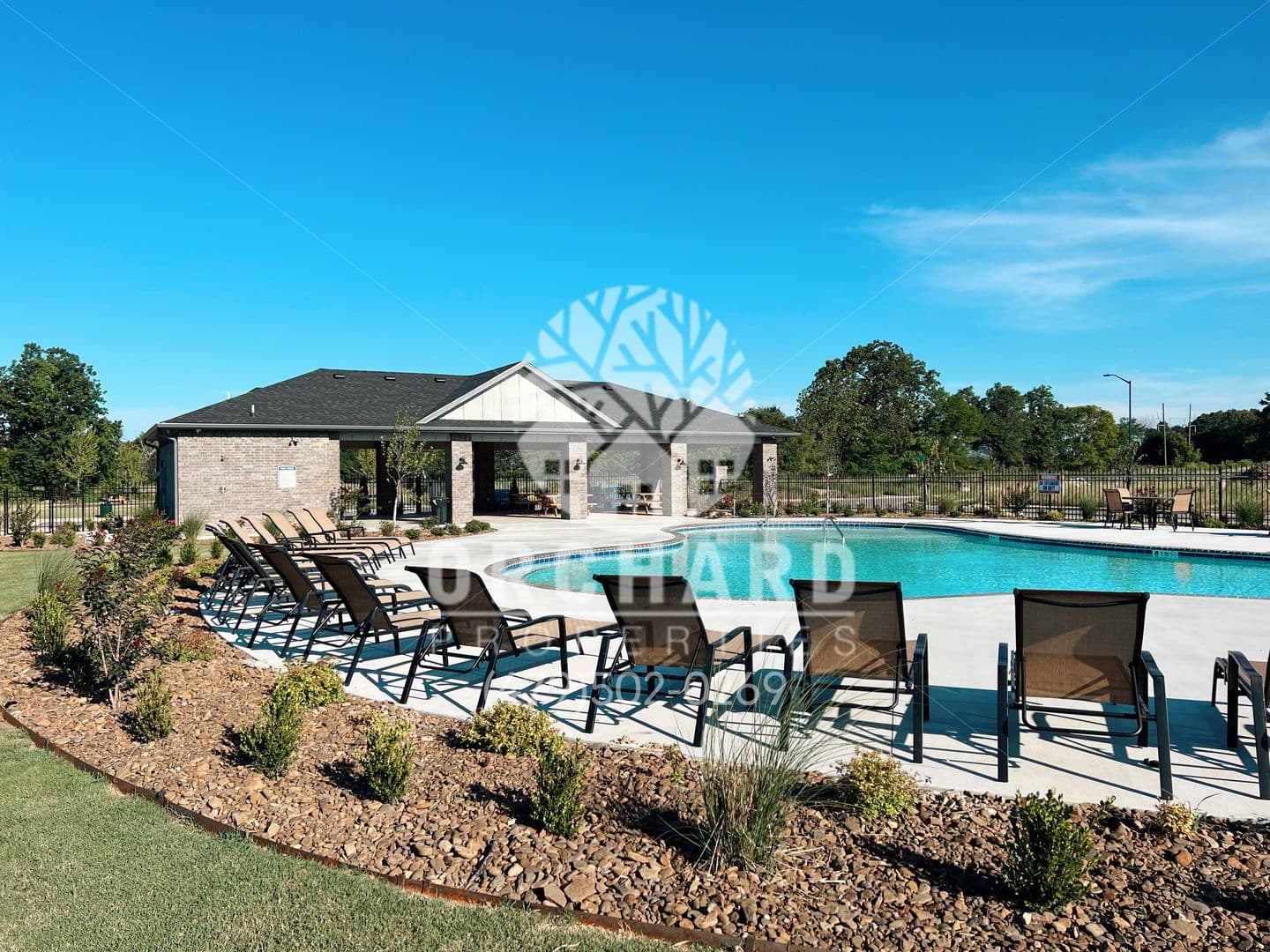 Siloam Springs Apartment: 2005 E Brookview Drive