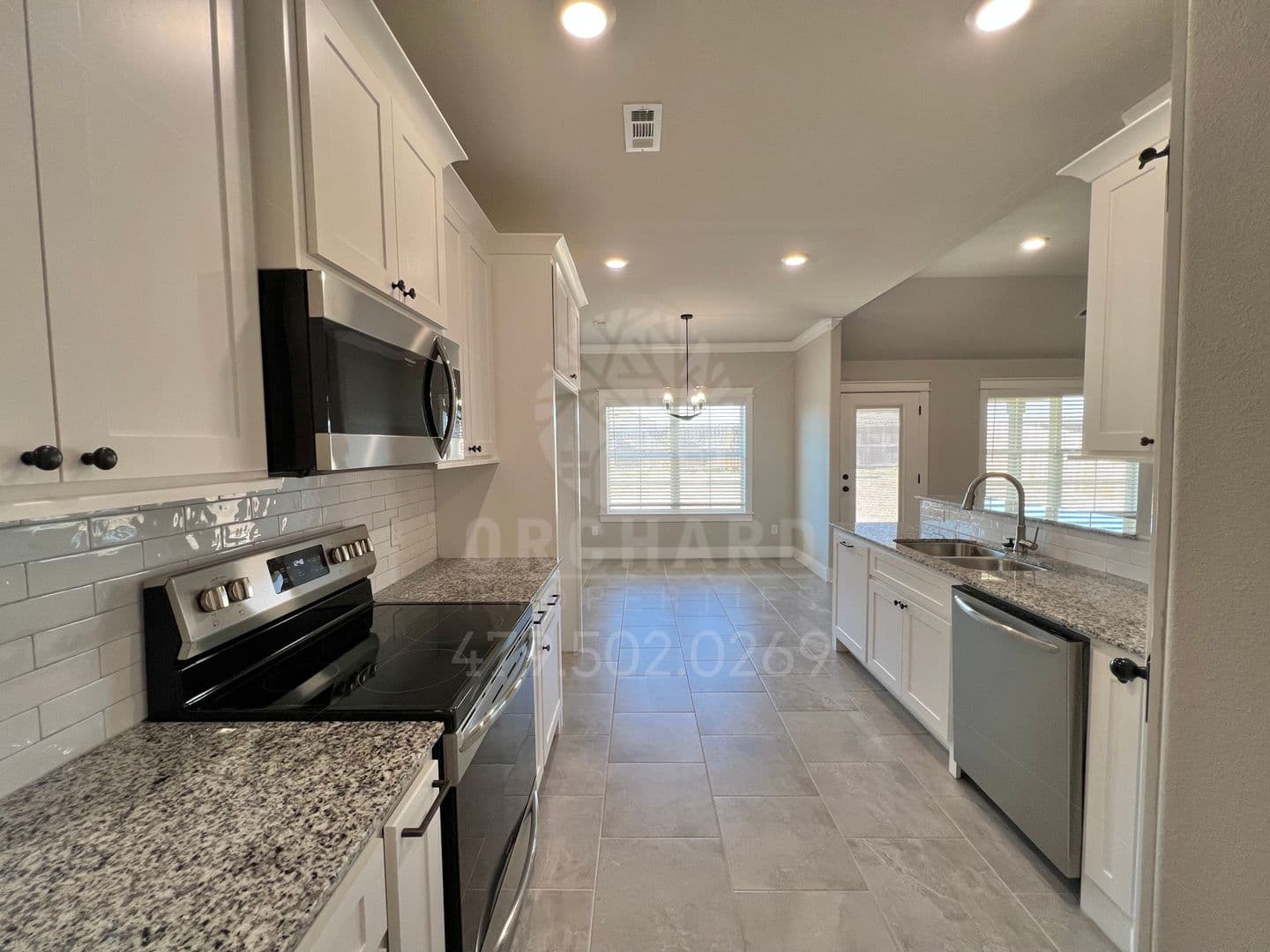 Farmington House: 18 E. Loveland Loop