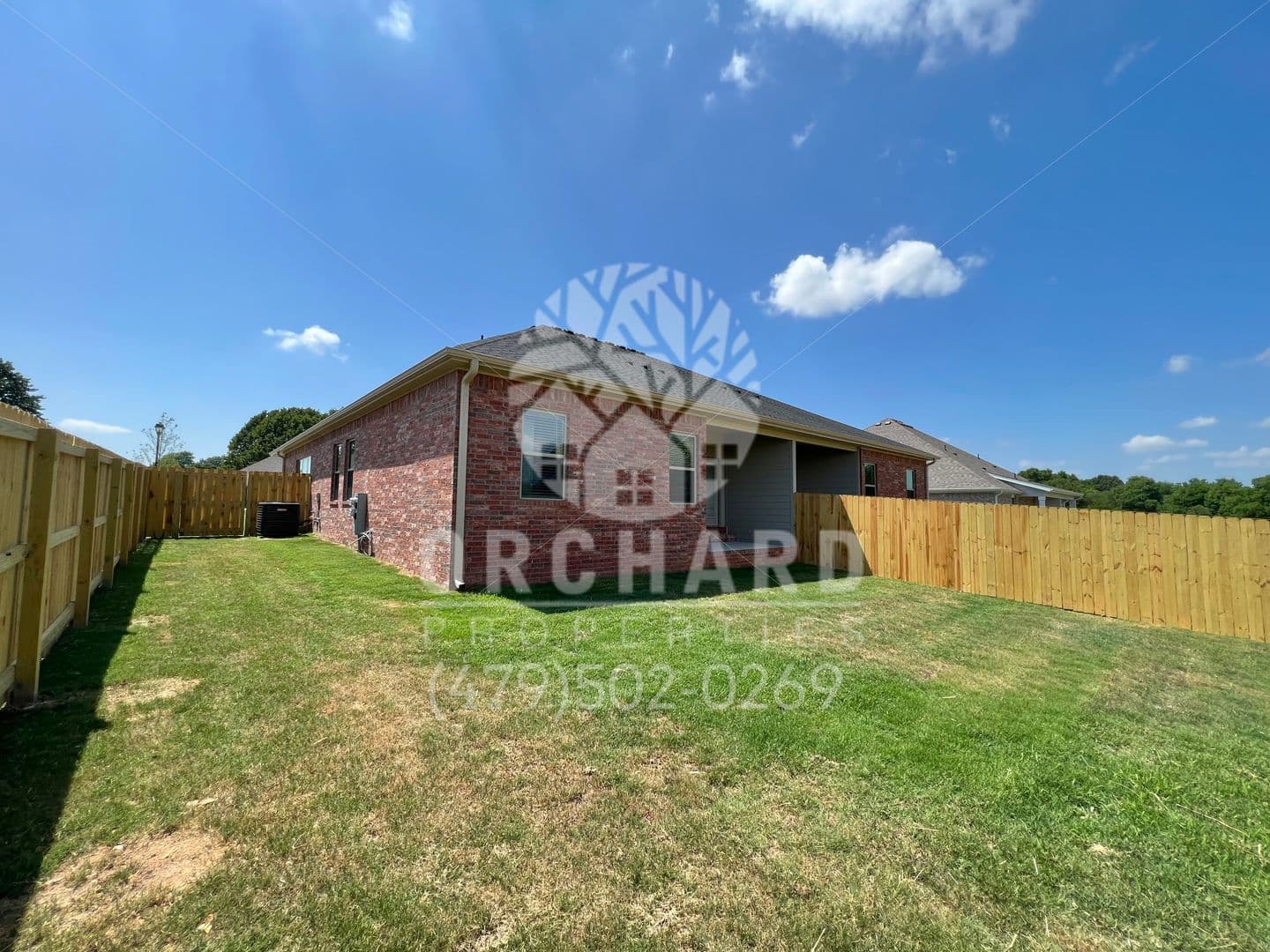 Tontitown Apartment: 544 Bradford Drive