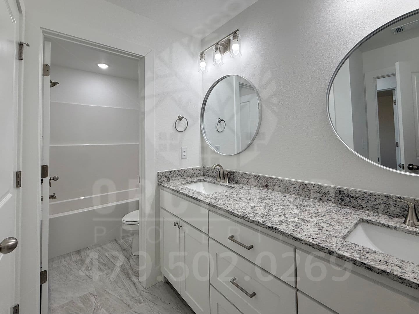 Siloam Springs Apartment: 2005 E Brookview Drive