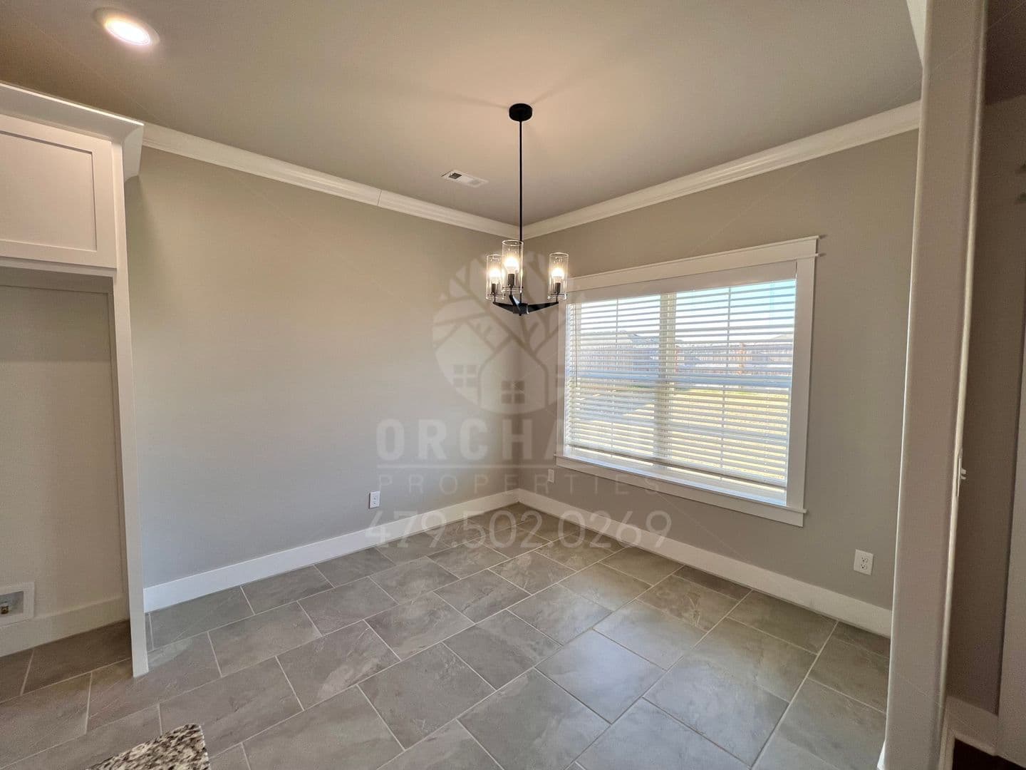 Farmington House: 18 E. Loveland Loop