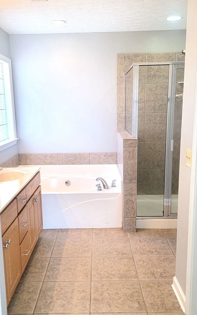 Montgomery House: 3500 Claiborne Circle