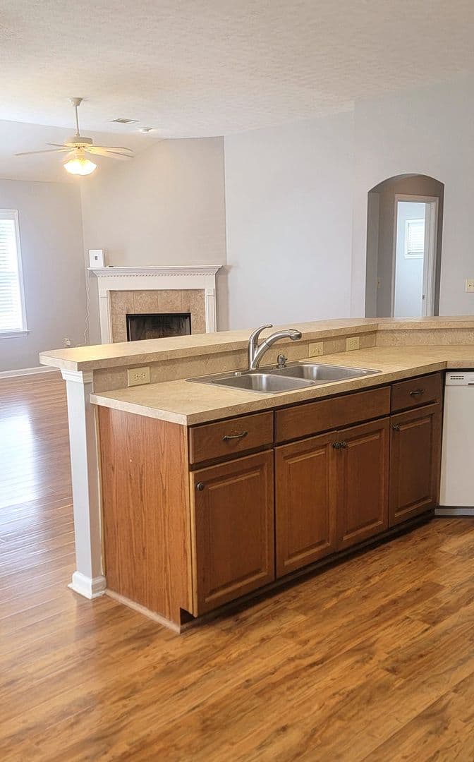 Montgomery House: 3500 Claiborne Circle