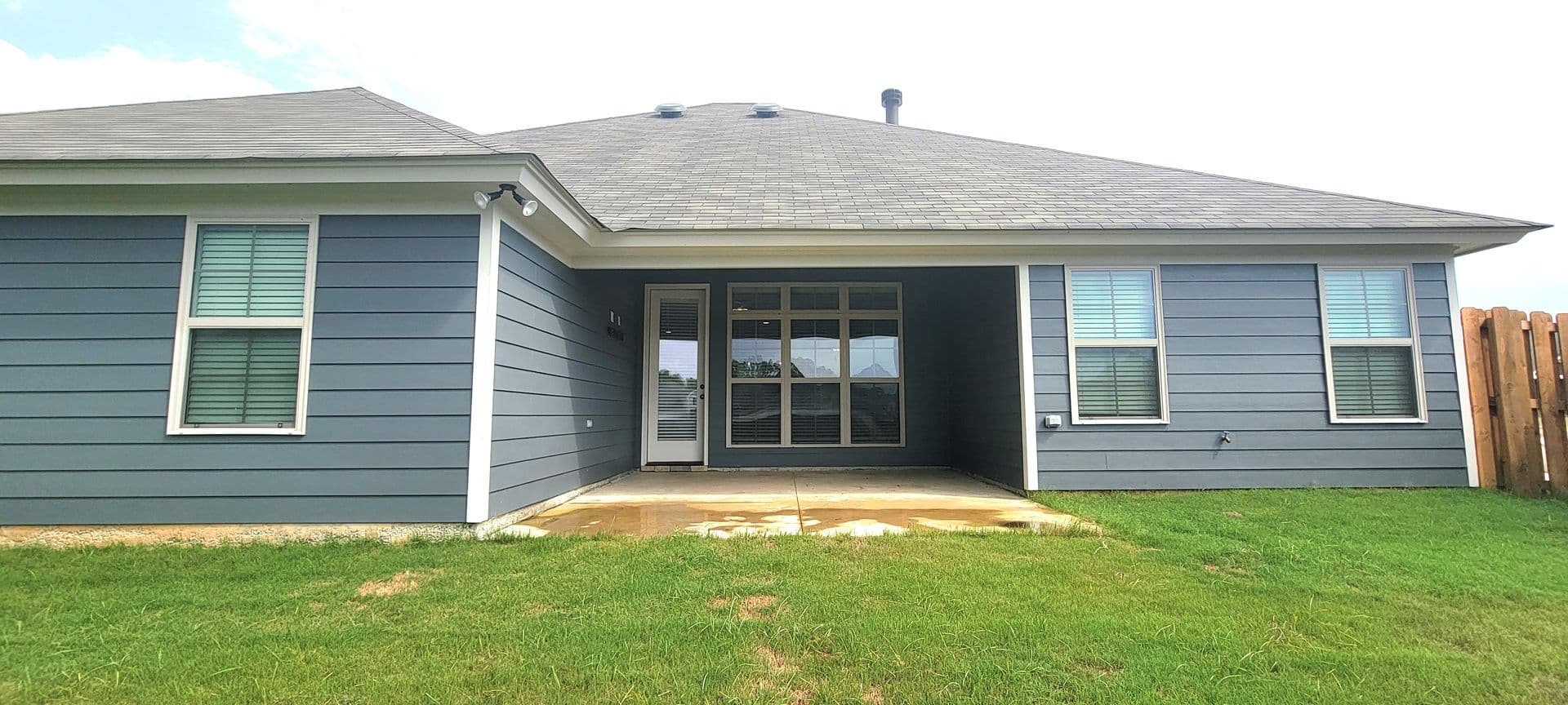 Prattville House: 844 Hedgefield Way