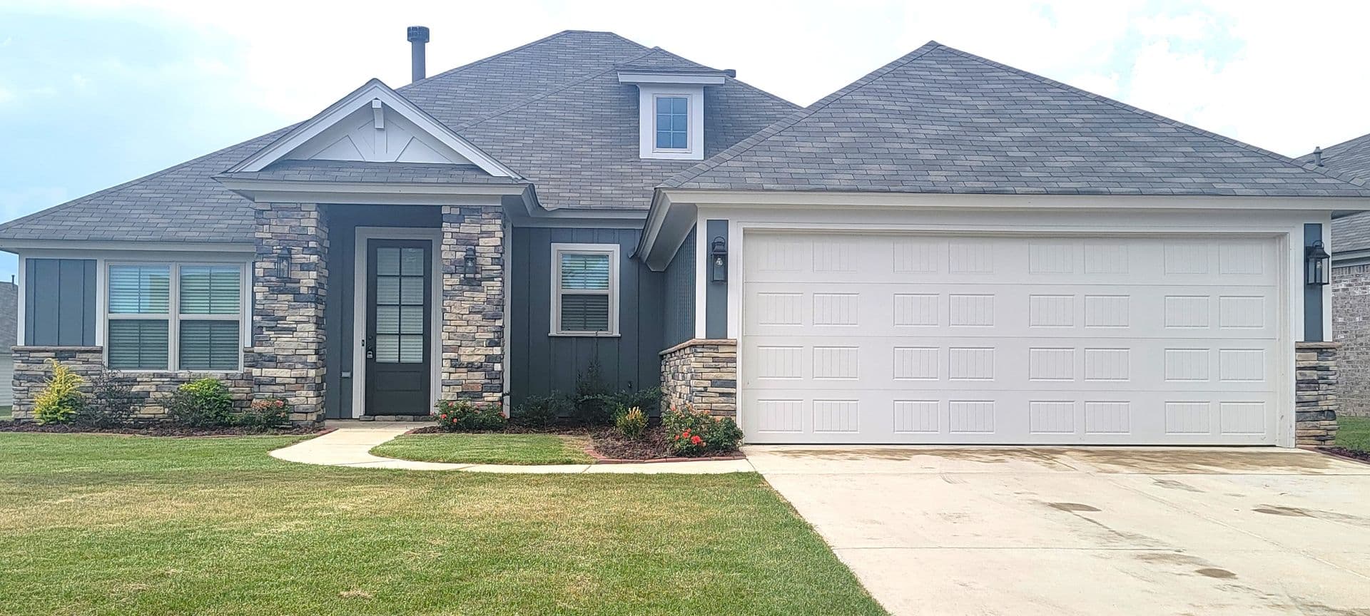 Prattville House: 844 Hedgefield Way