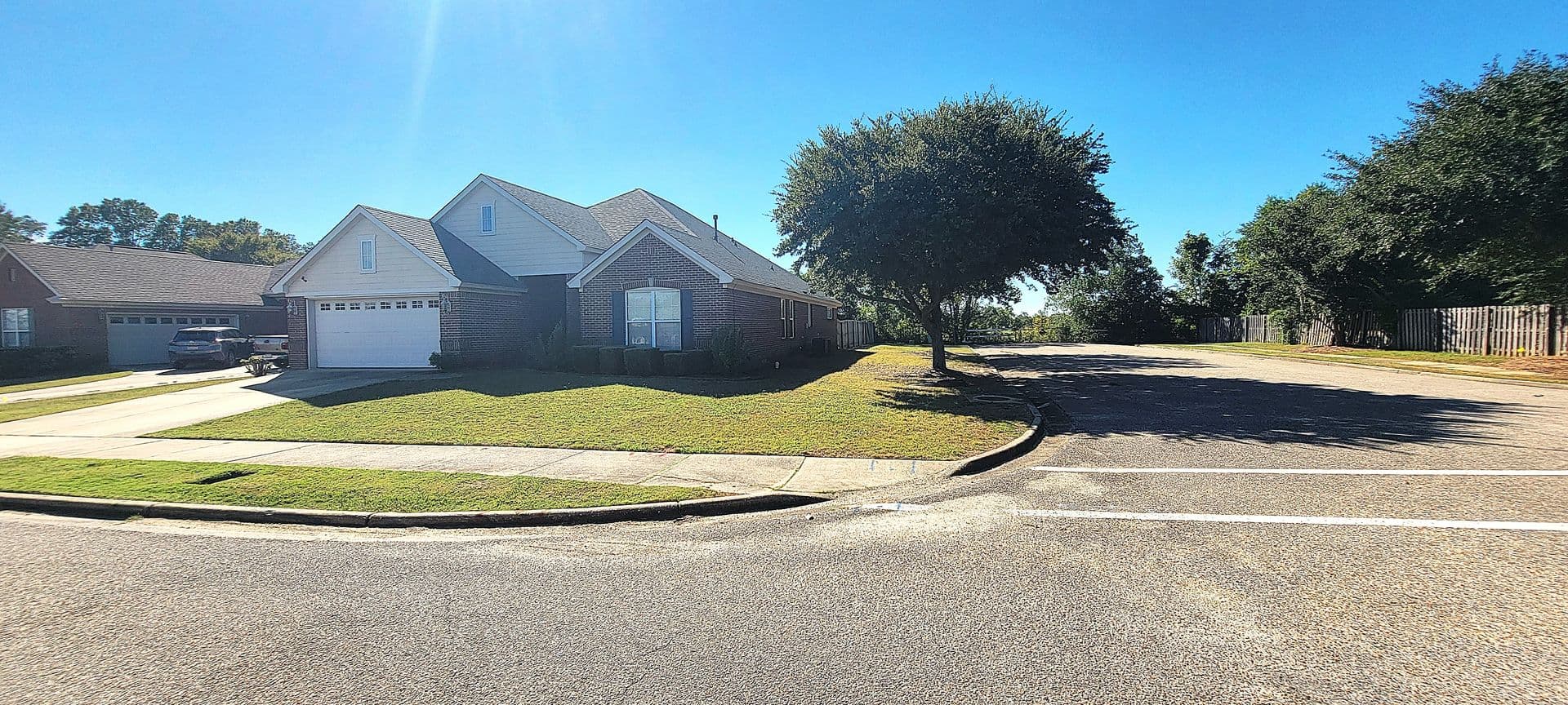 Montgomery House: 3500 Claiborne Circle