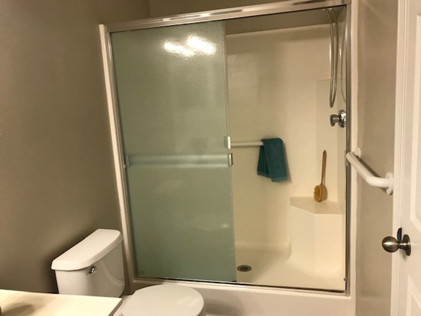 Overland Park Apartment: 6233 W. 120TH St.