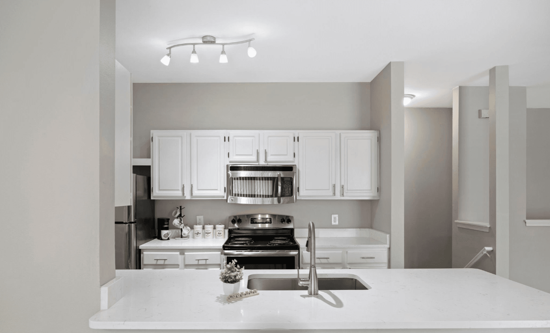 Overland Park Apartment: 6233 W. 120TH St.