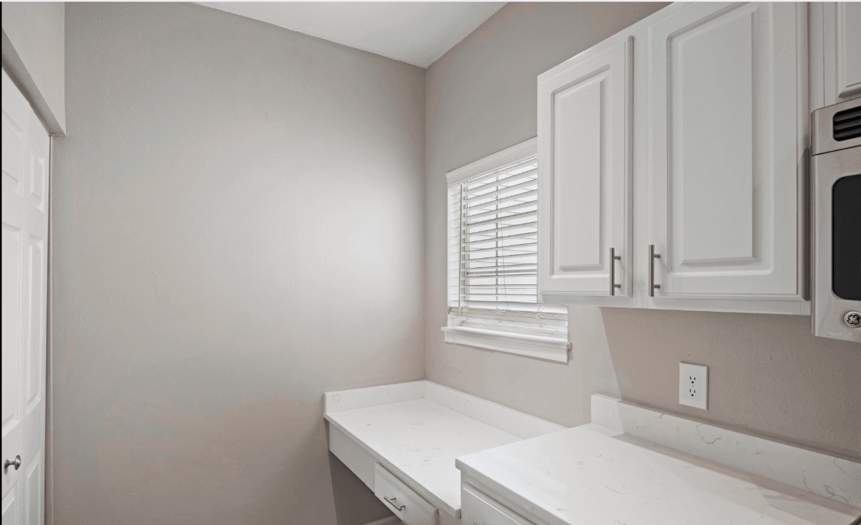 Overland Park Apartment: 6233 W. 120TH St.