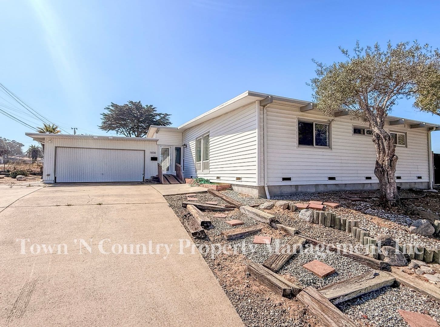 Seaside House: 1830 Military Ave.