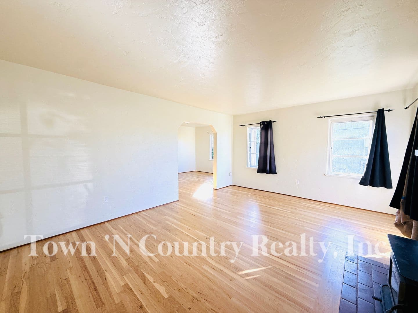 Salinas House: 317 Lorimer St.