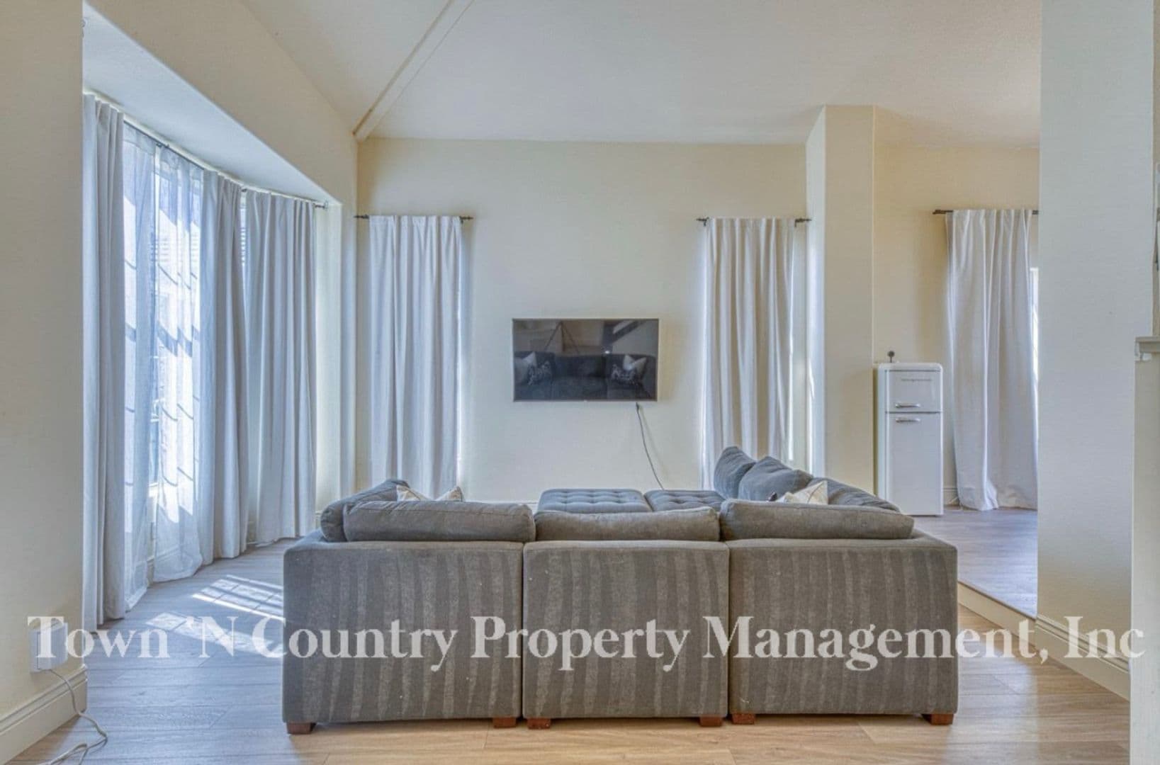 Salinas House: 17677 River Run Rd.