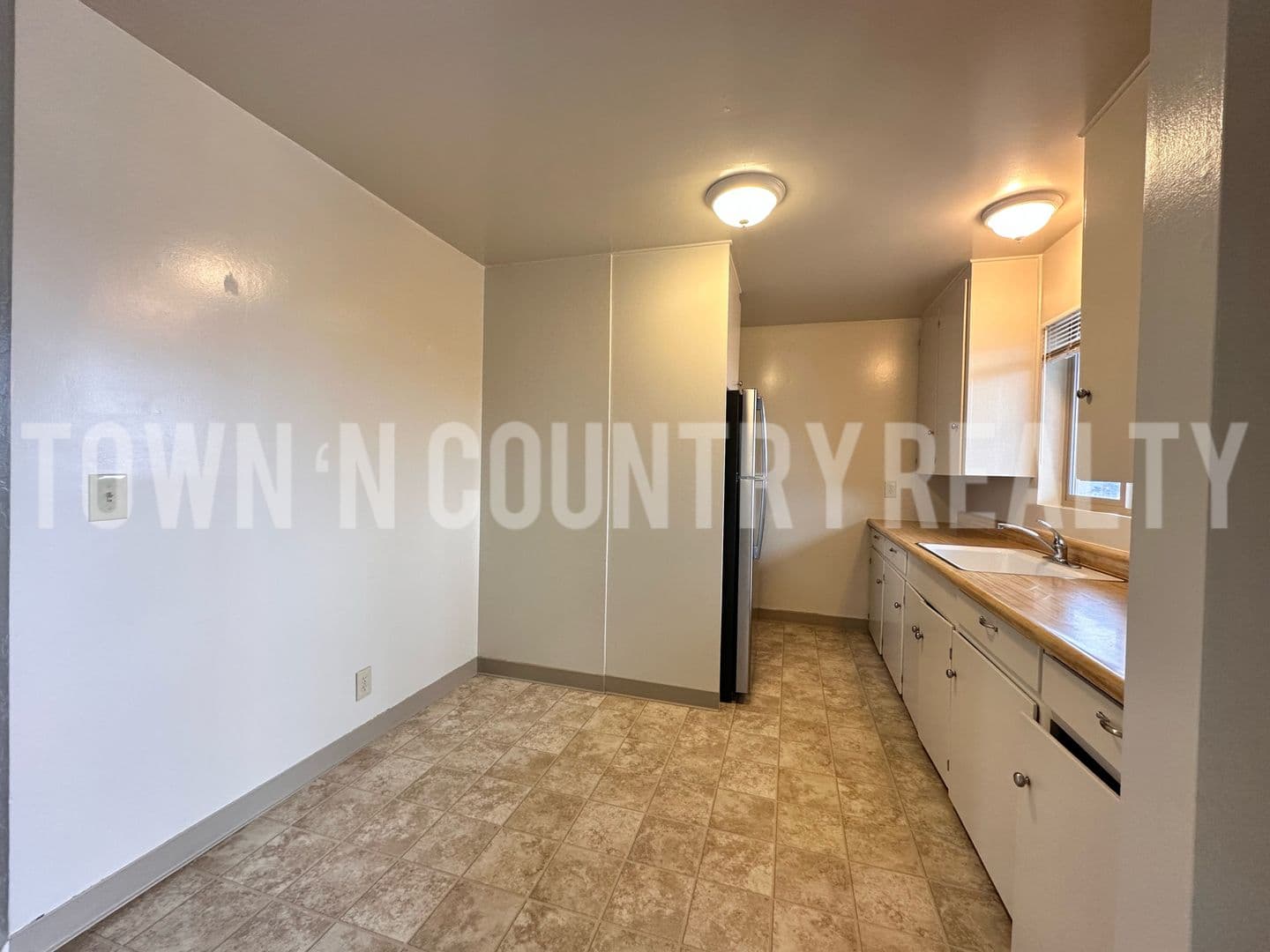 Seaside Apartment: 1496 Santa Clara Ave.