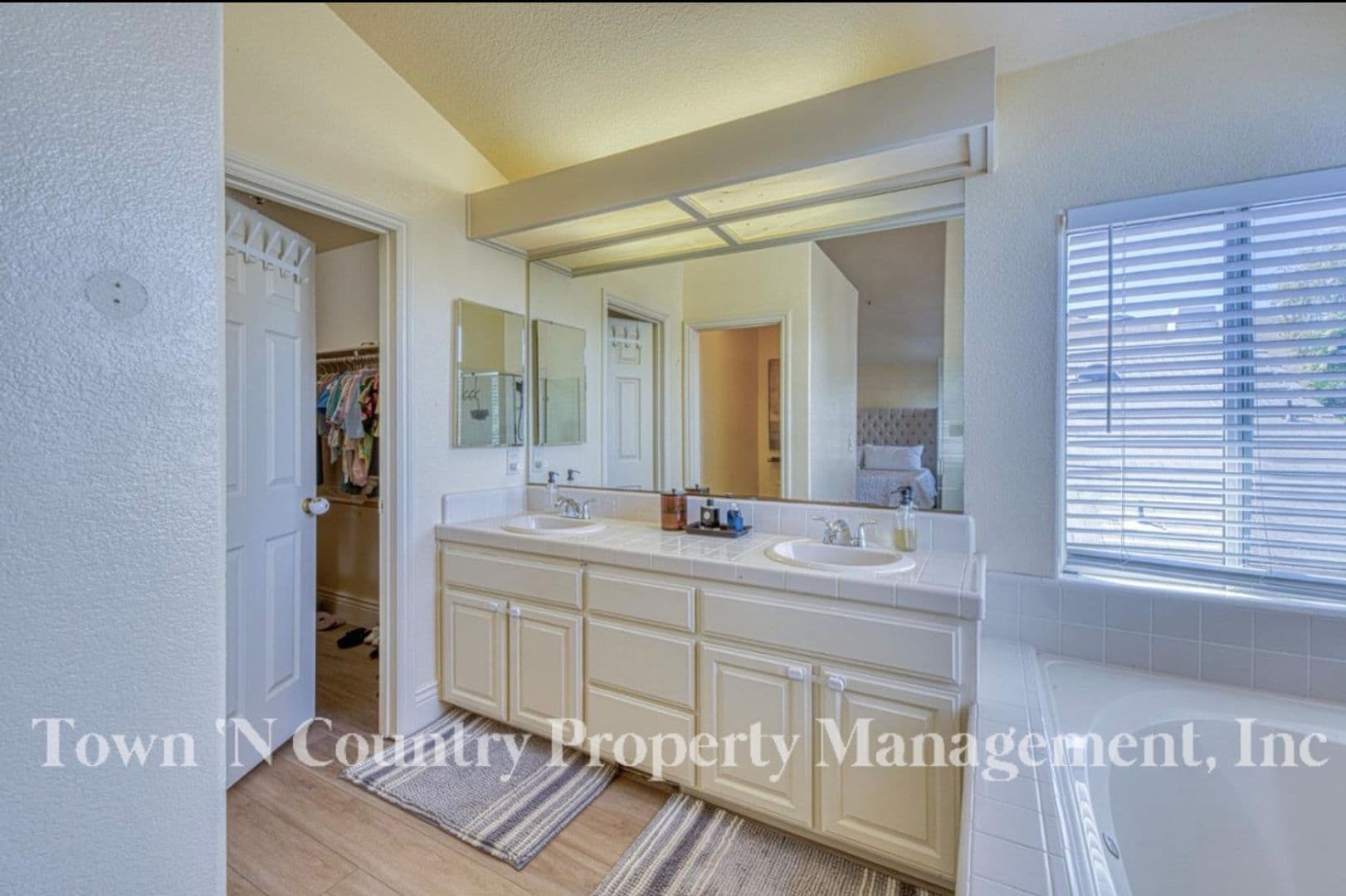Salinas House: 17677 River Run Rd.