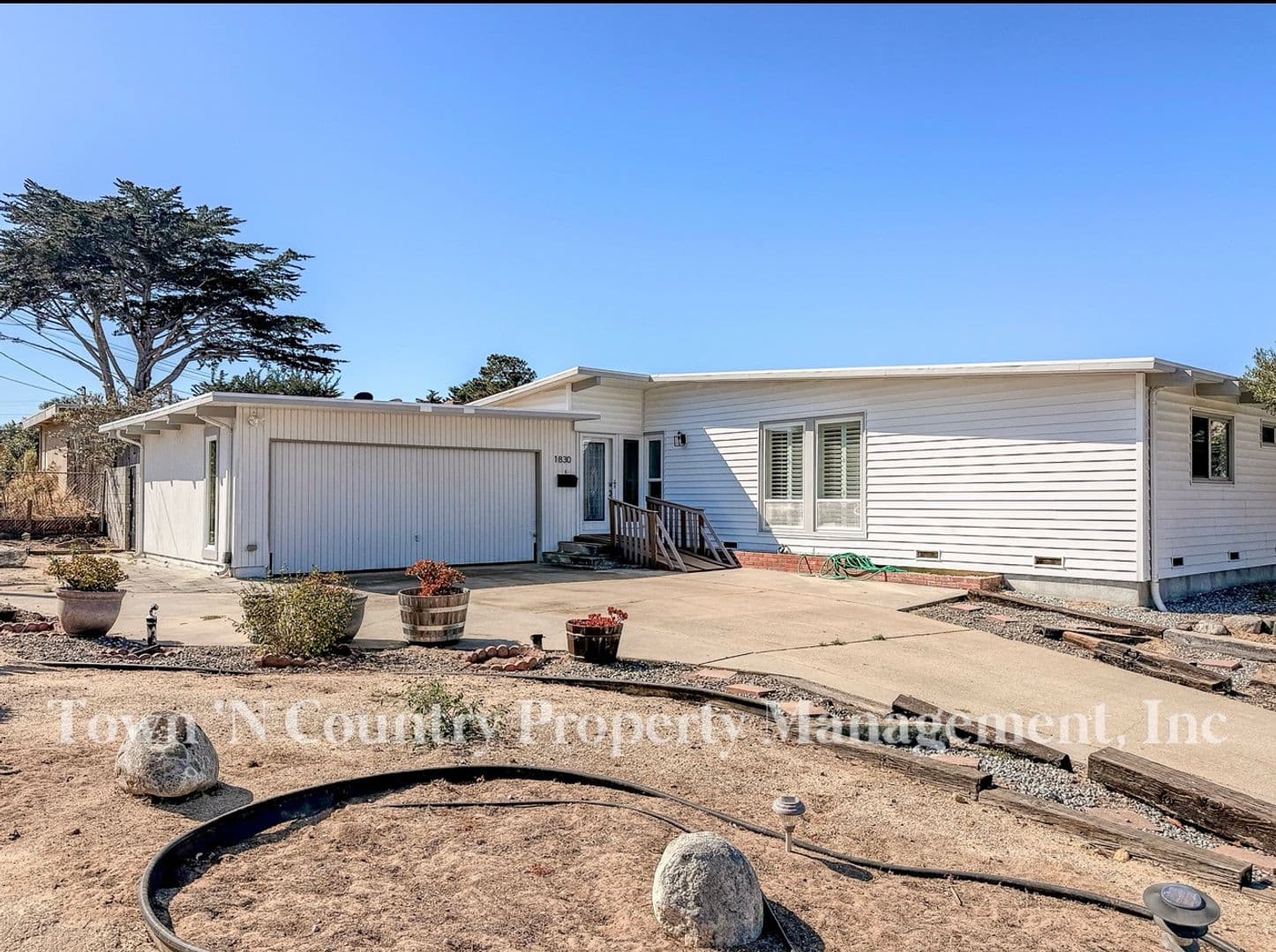 Seaside House: 1830 Military Ave.
