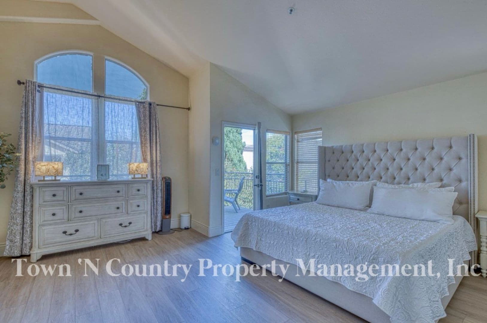 Salinas House: 17677 River Run Rd.