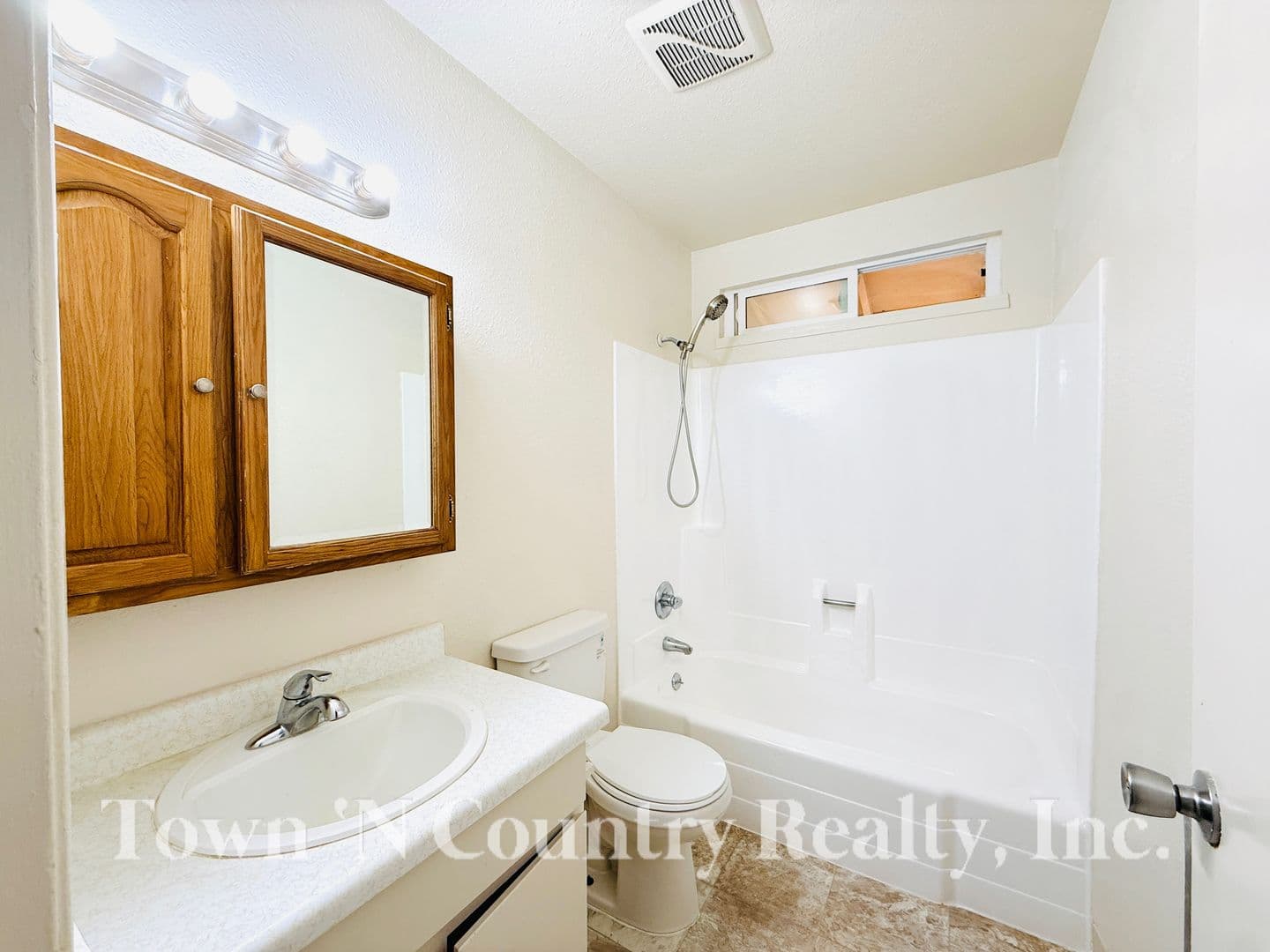 Salinas Apartment: 334 Soledad St.