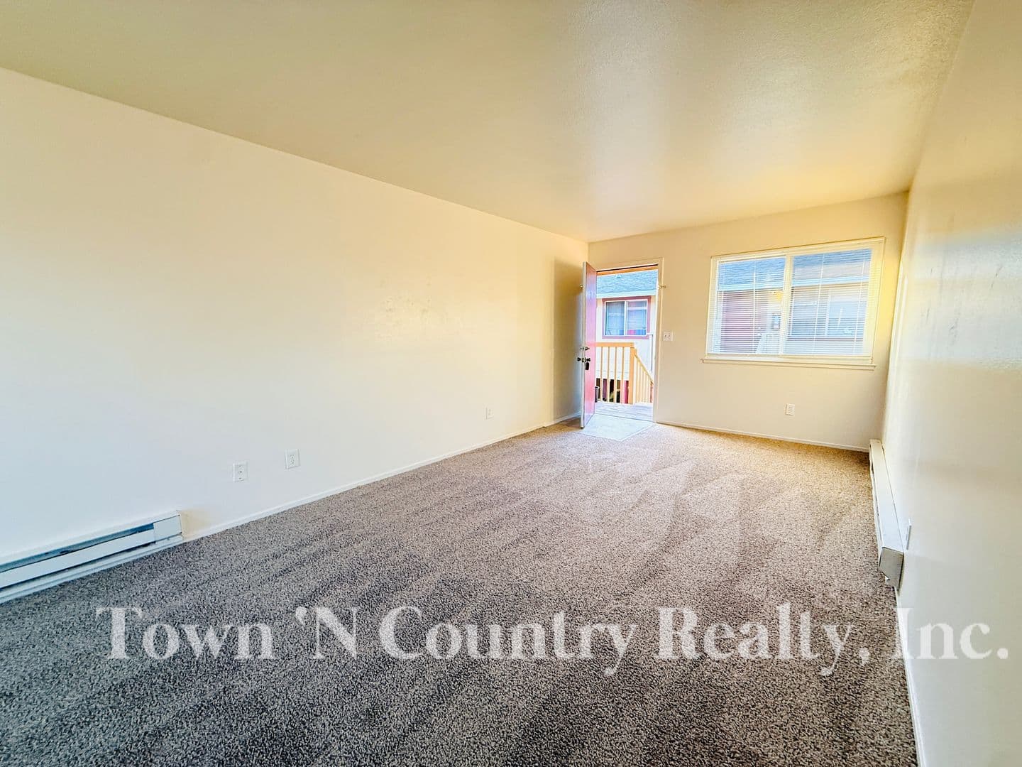 Salinas Apartment: 334 Soledad St.