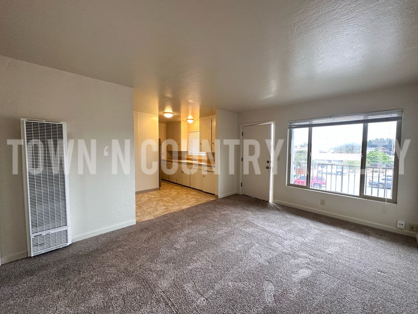 Seaside Apartment: 1496 Santa Clara Ave.