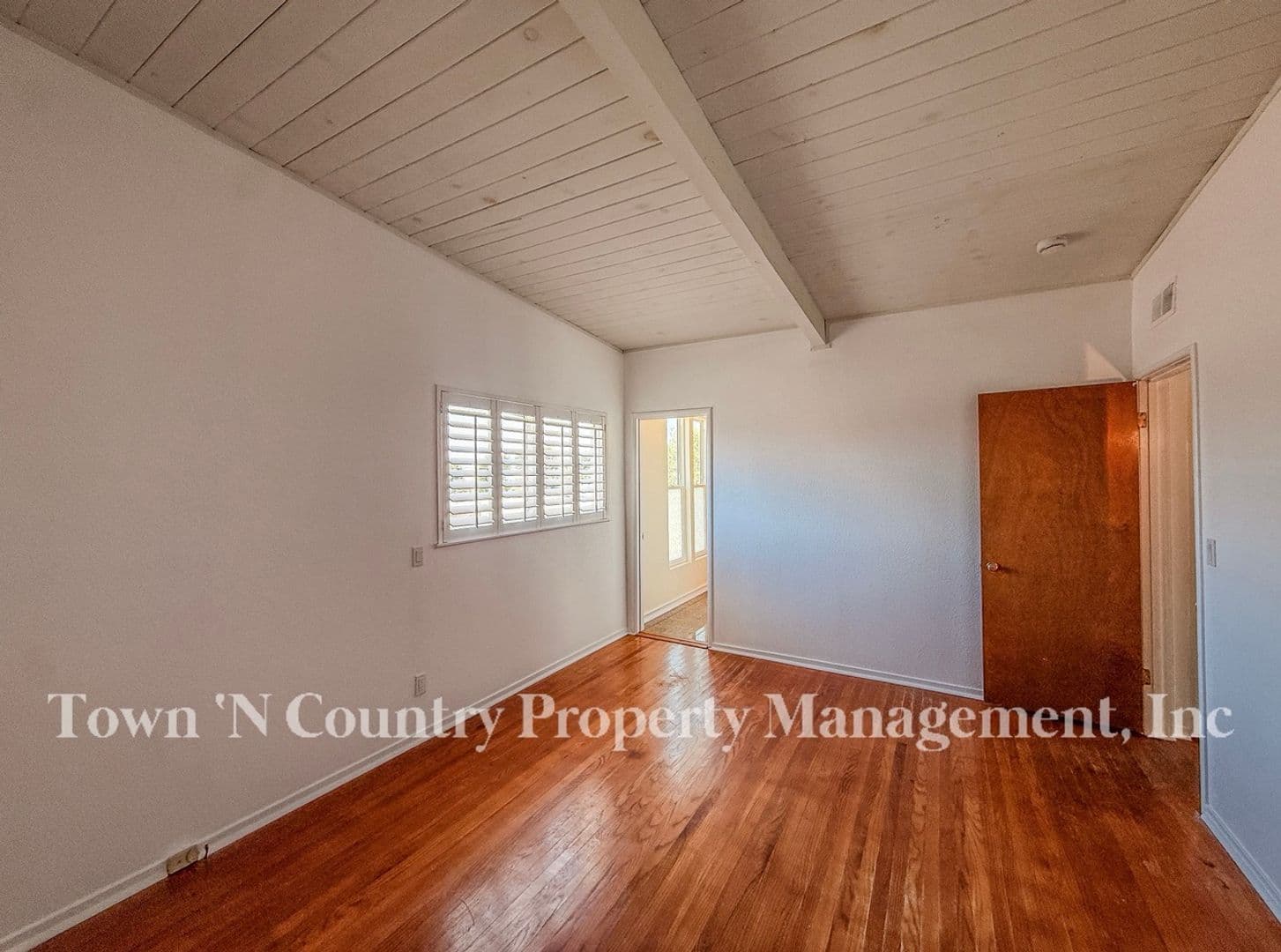 Seaside House: 1830 Military Ave.