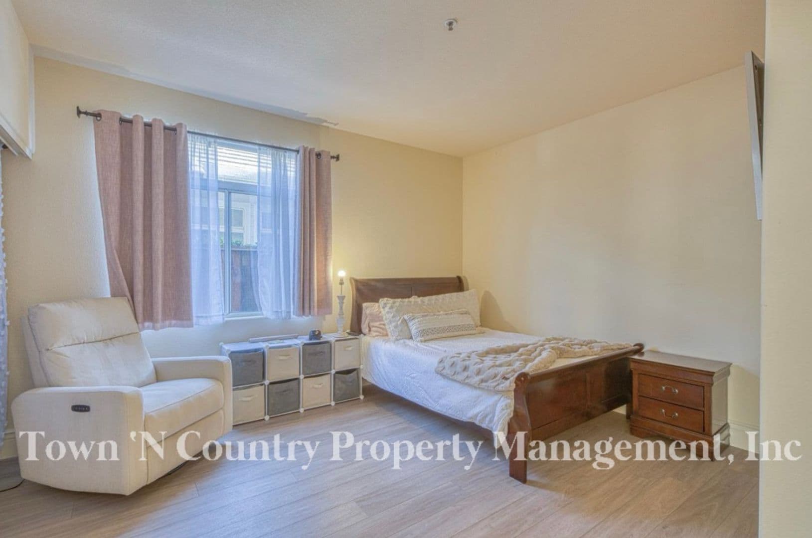Salinas House: 17677 River Run Rd.