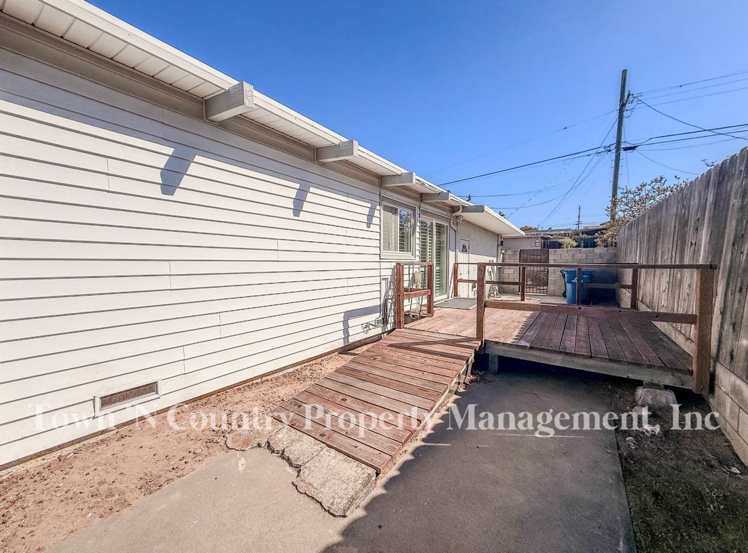 Seaside House: 1830 Military Ave.