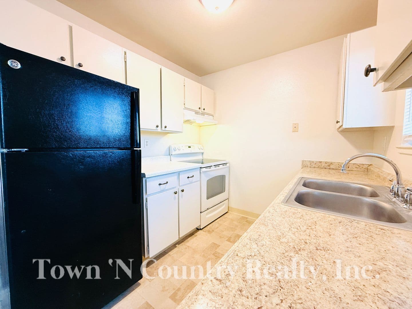 Salinas Apartment: 334 Soledad St.