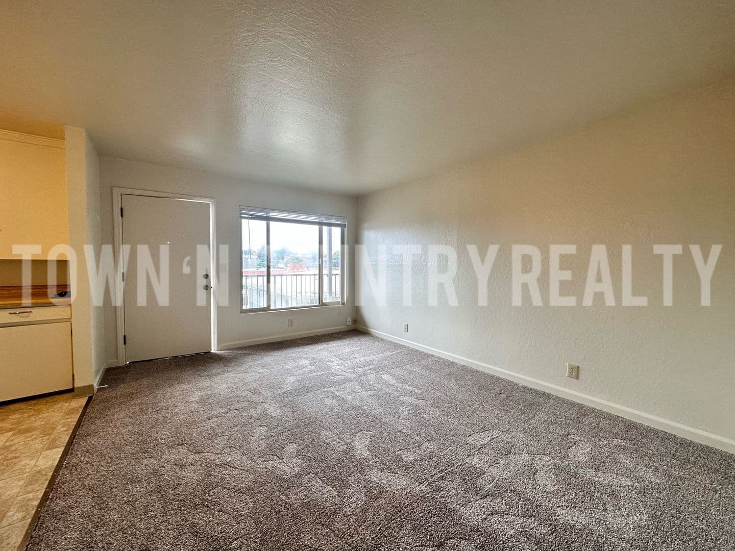 Seaside Apartment: 1496 Santa Clara Ave.