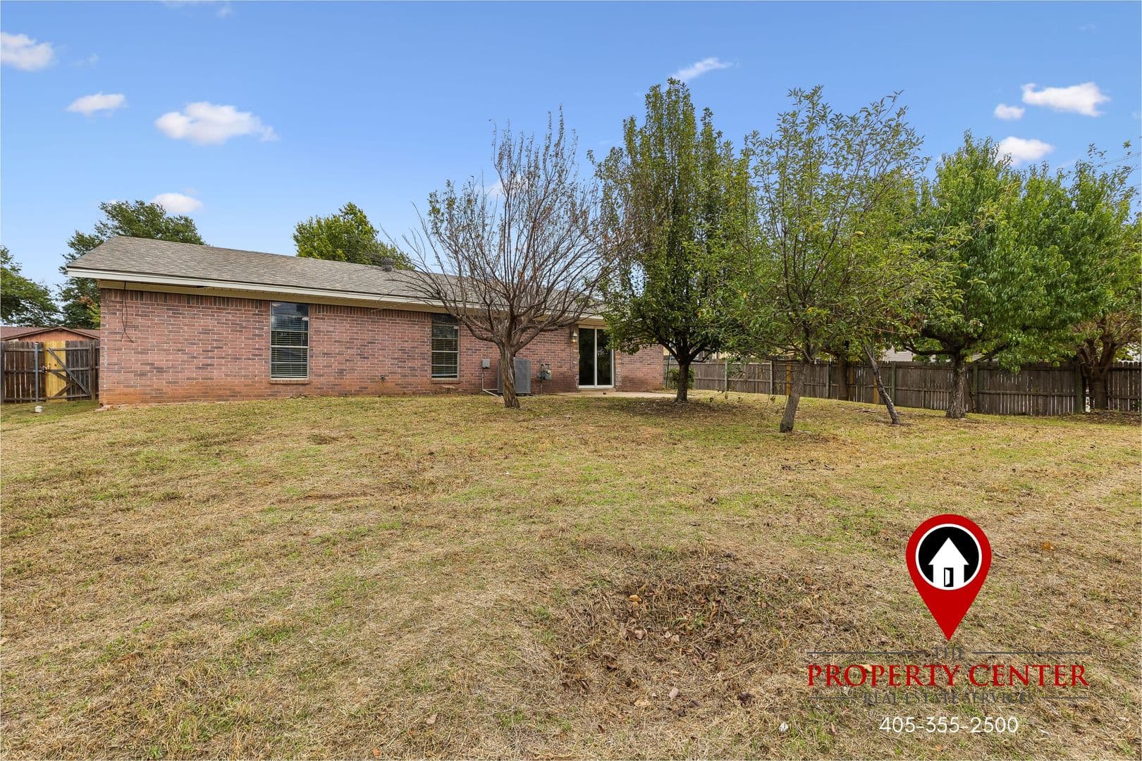 Norman House: 830 Douglas Dr
