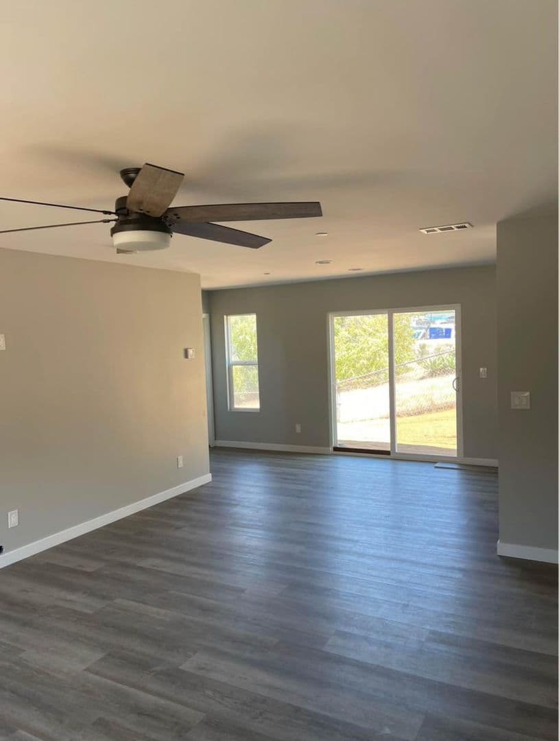 National City Townhome: 827 E 2nd St