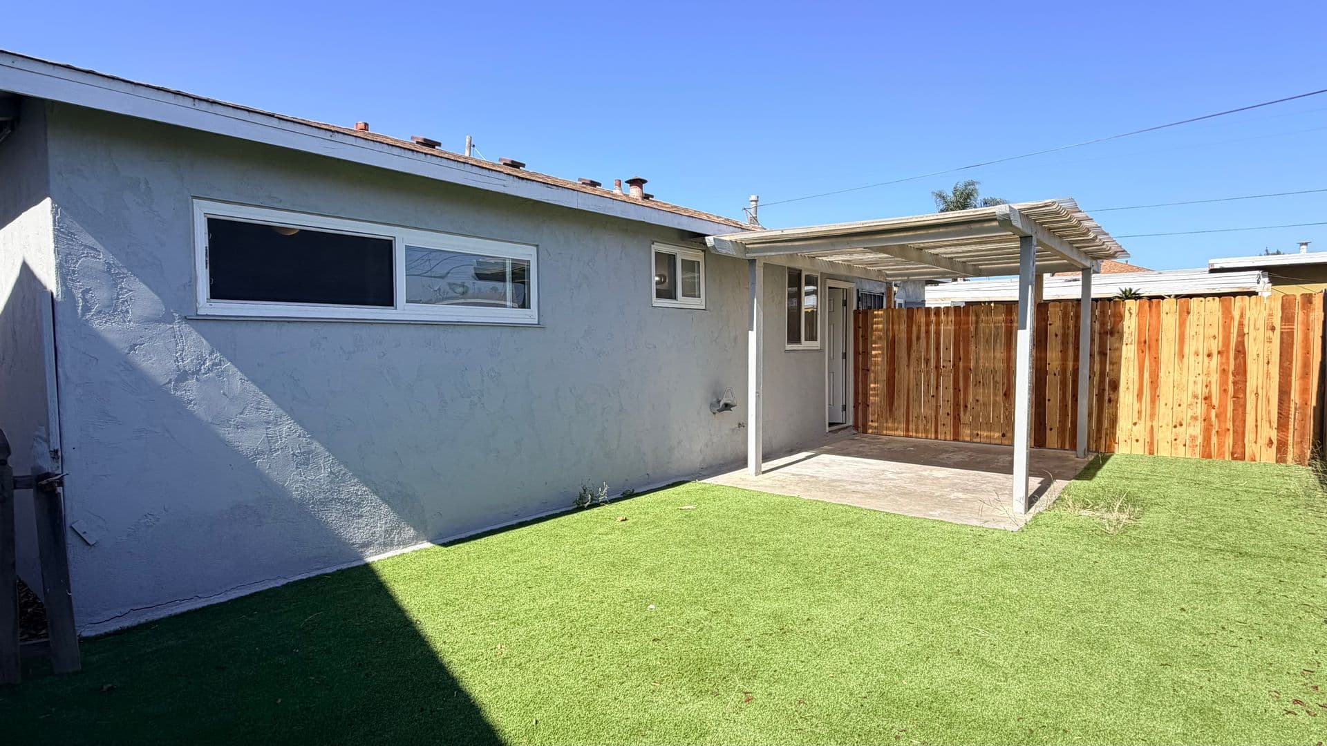 Imperial Beach House: 1055 11th St