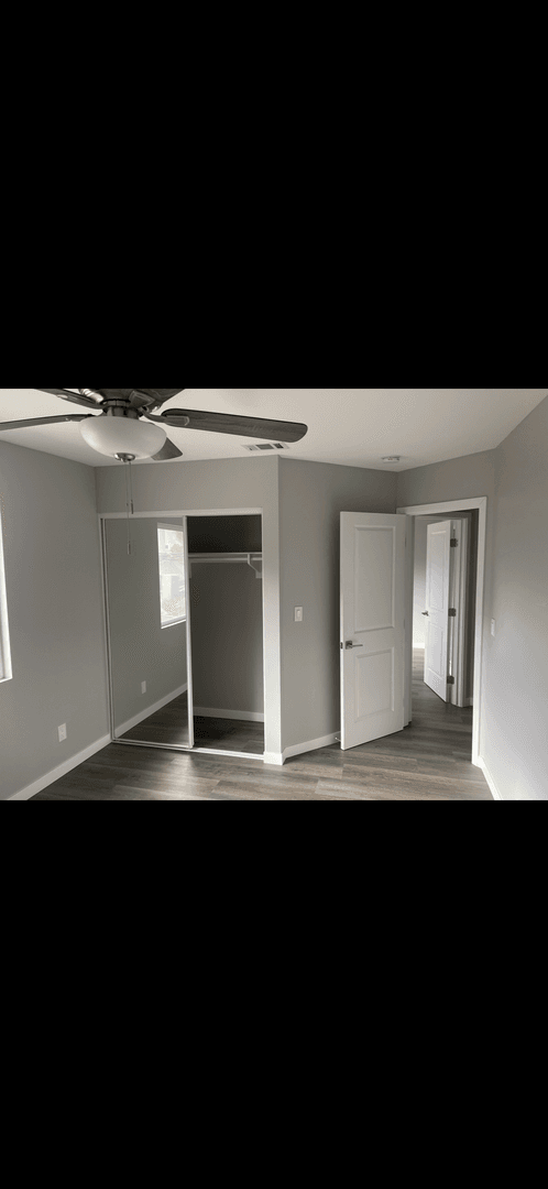 National City Townhome: 827 E 2nd St