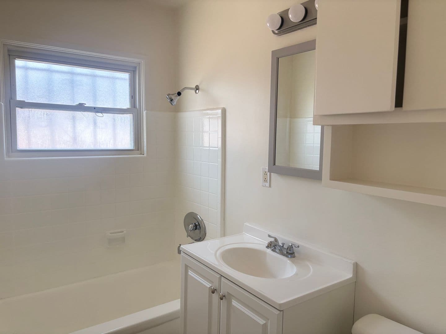 Chula Vista Condo: 519 Center St #B