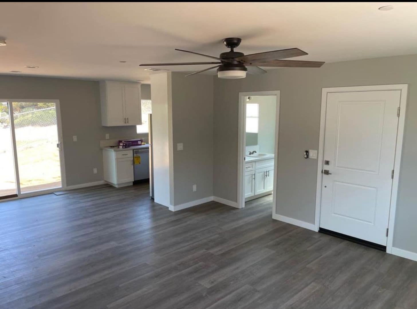 National City Townhome: 827 E 2nd St