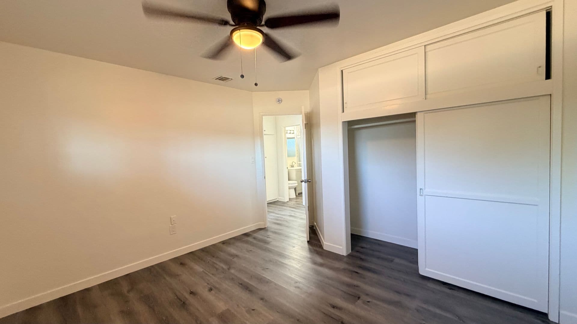 Imperial Beach House: 1055 11th St